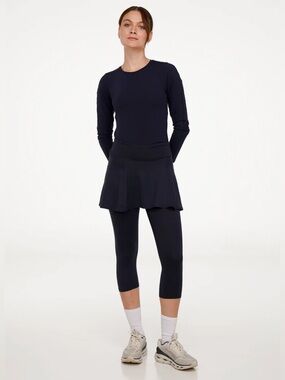 Dona Jo Black Skirted Capri Pants